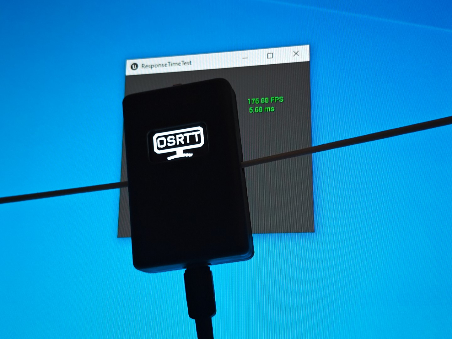 Picture of OSRTT Pro CS on a display with the test window barely larger than the tool